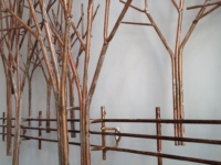 gedenkobject bomen muur modern