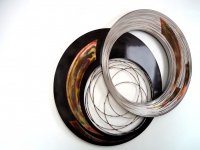 modern abstract gedenkteken ringen voor wand