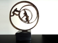 bronzen urn beeld circle of life