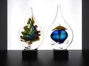 duo urnen druppel bloem glas