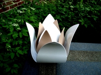 modern gedenkobject tulp voor buiten