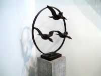 bronzen vogel urn gedenkobject