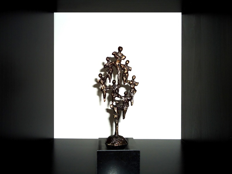 The Family Tree bronzen urn beeld